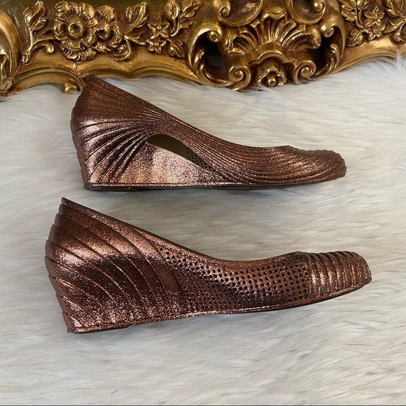 Chic By Lady Couture Rose Gold Metallic Wedges - Picture 12 of 14